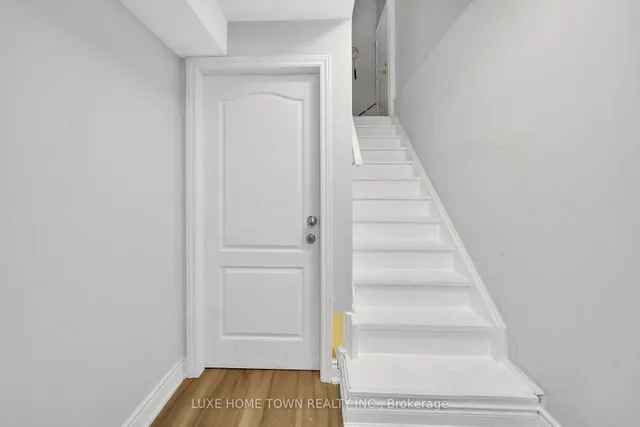 Additional image 31 of 33 Hybrid St