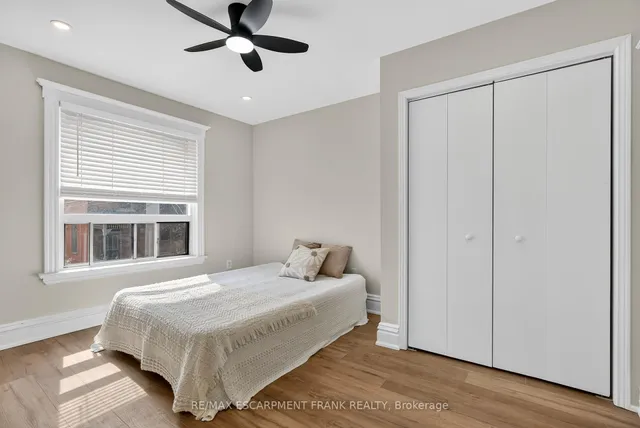 Additional image 25 of 84 RAY St