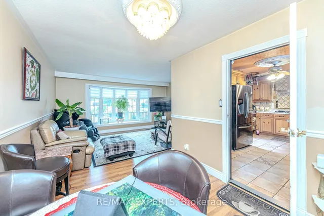 Additional image 7 of 8 EASTON Pl