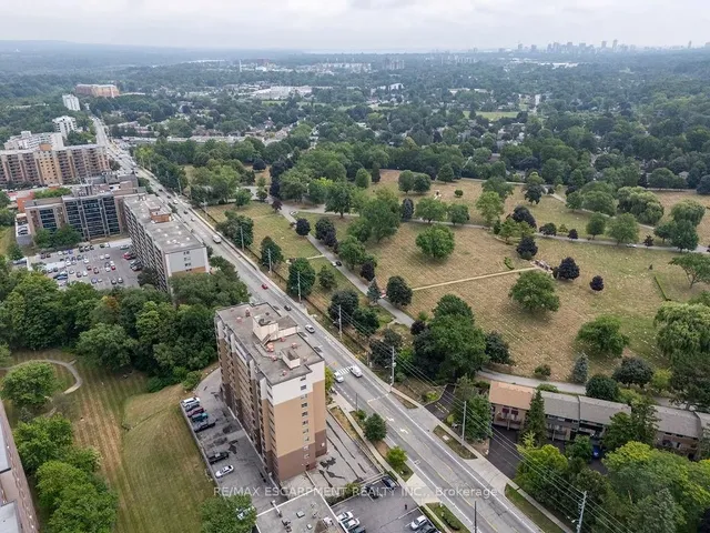 Additional image 36 of 1950 Main St Unit 202