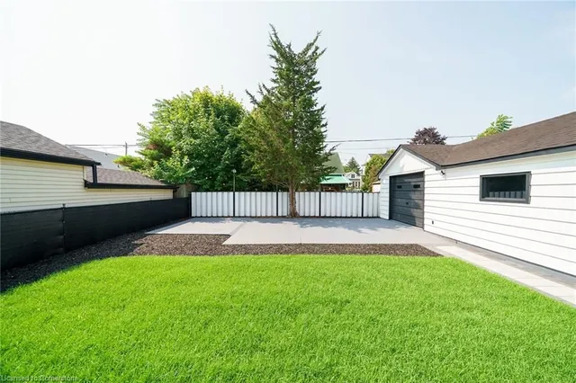 Additional image 43 of 45 Sylvia Cres