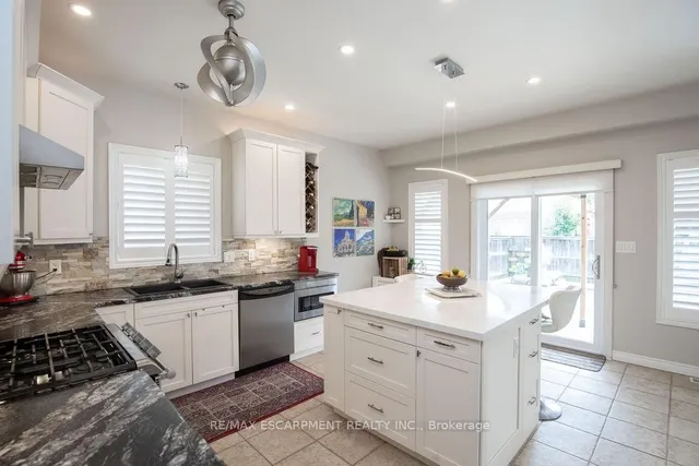 Additional image 12 of 15 Meadowbank Dr