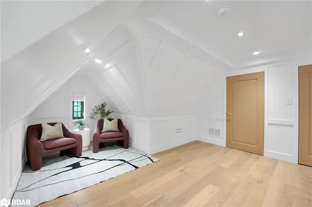 Additional image 33 of 977 Unsworth Ave