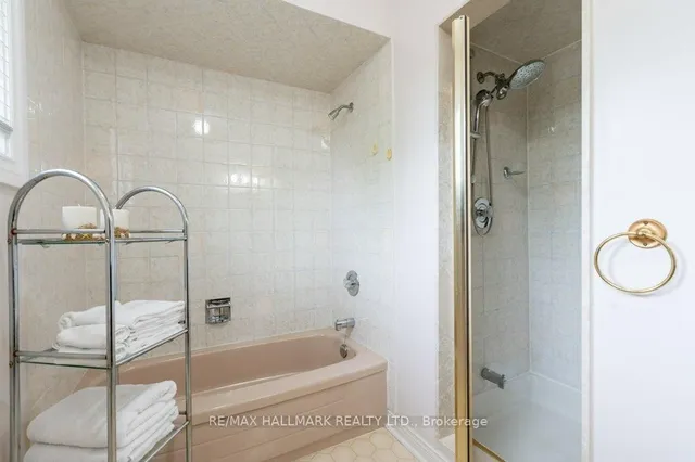 Additional image 24 of 1280 Greeniaus Rd