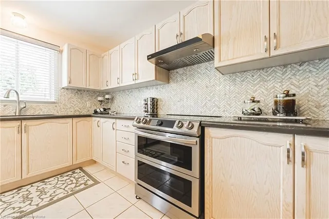 Additional image 7 of 81 Jacqueline Blvd