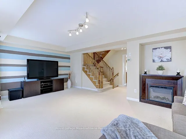 Additional image 15 of 220 Magurn Gate