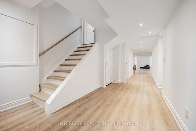 Additional image 26 of 21 Armani Lane