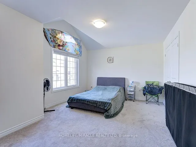 Additional image 32 of 8 Jenwood Cres