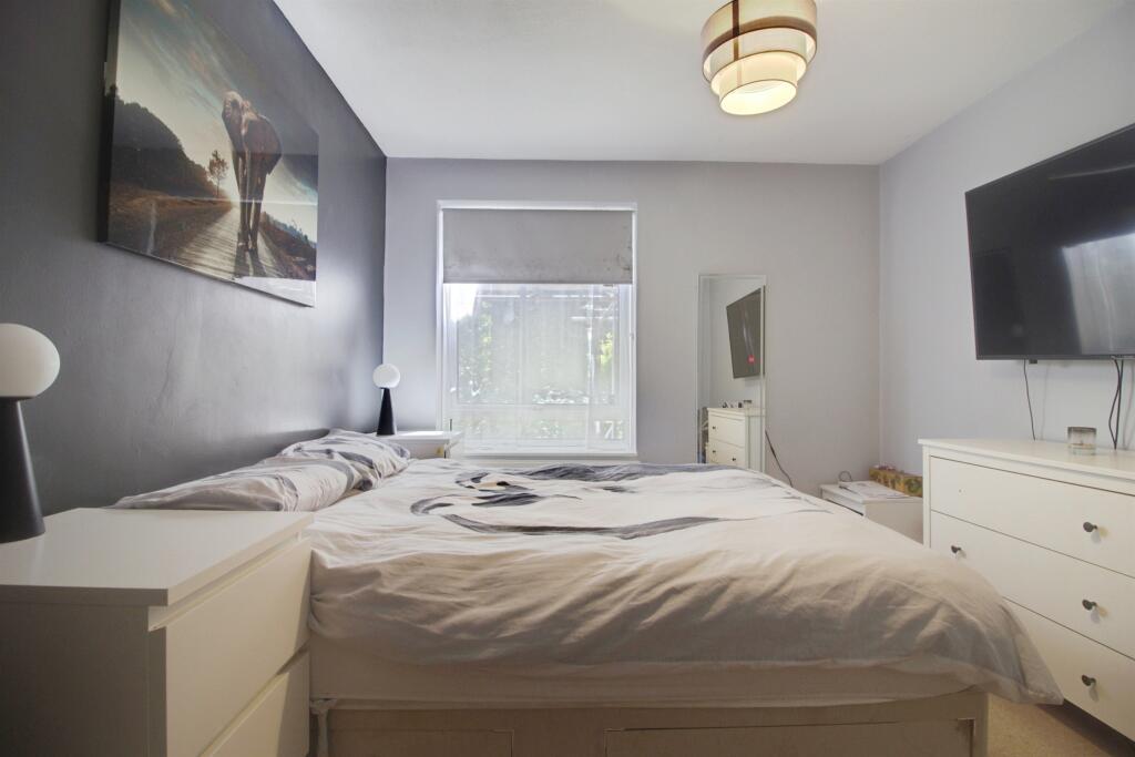 Additional image 11 of Hollyfield, HATFIELD