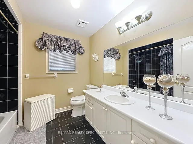 Additional image 37 of 9 Siesta Crt