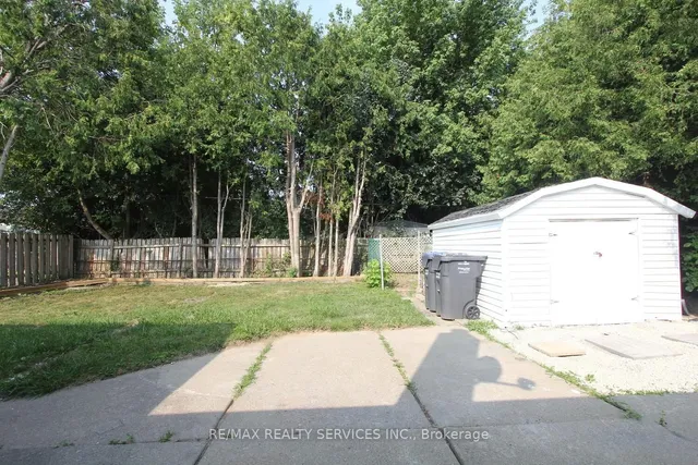 Additional image 46 of 32 Sanford Cres