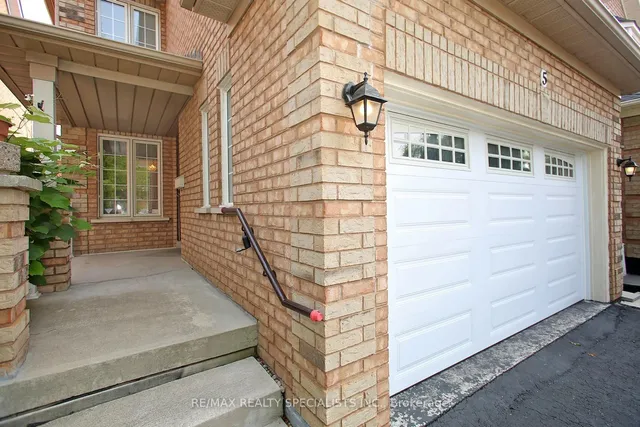 Additional image 3 of 5 Todmorden Dr
