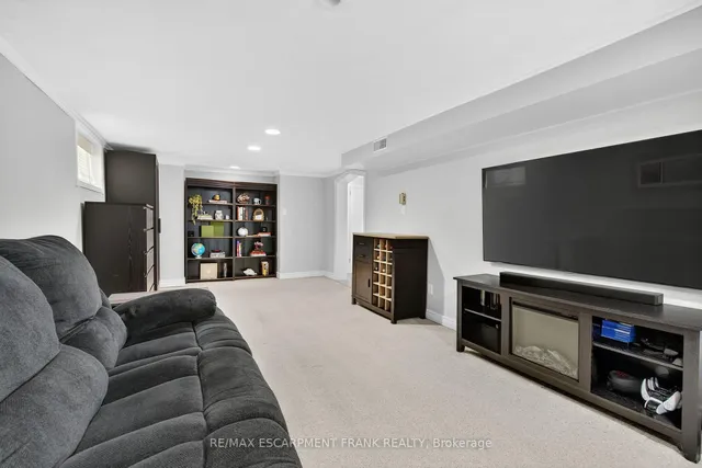 Additional image 26 of 64 Vola Crt