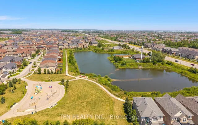 Additional image 42 of 46 Lola Cres