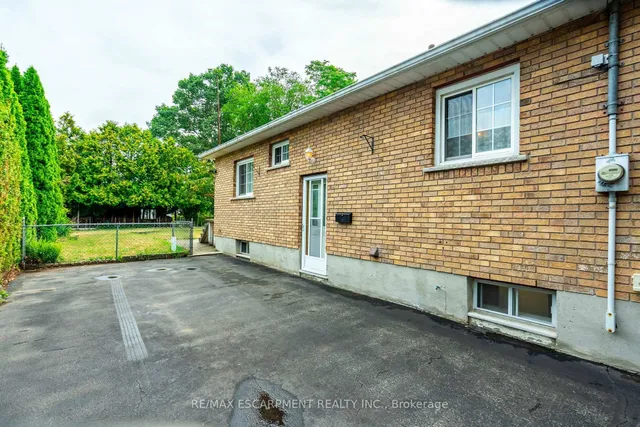 Additional image 33 of 961 Danforth Ave