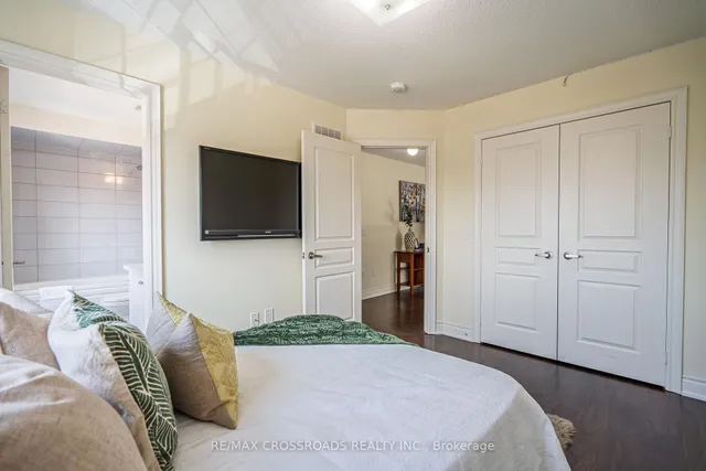 Additional image 36 of 119 Russell Creek Dr