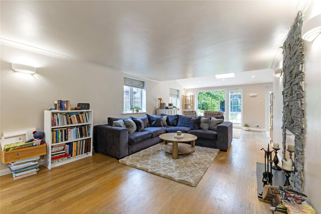 Additional image 2 of Gainsborough Avenue, St. Albans, Herts, AL1