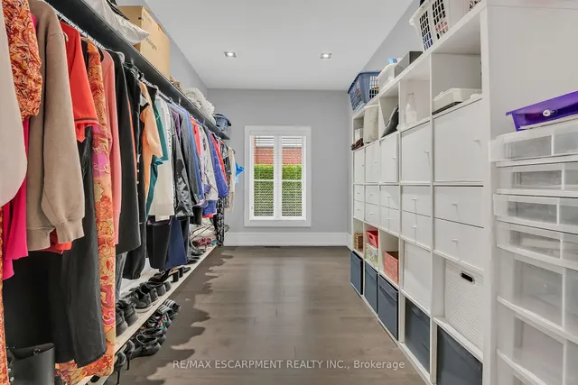 Additional image 38 of 1048 Dovercourt Ave