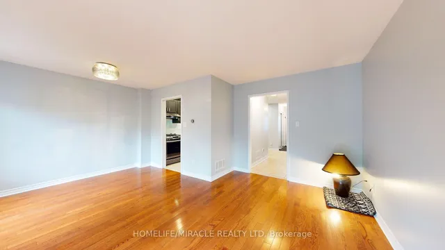 Additional image 16 of 36 Mannel Cres