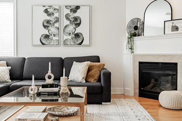 Additional image 33 of 21 Armani Lane