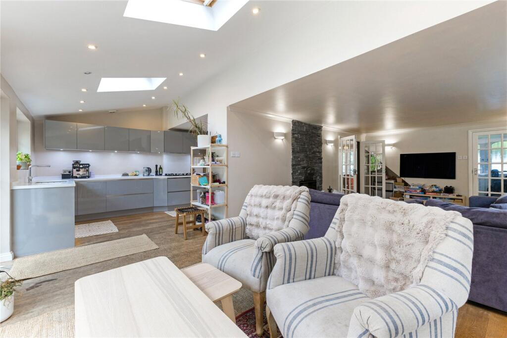 Additional image 6 of Gainsborough Avenue, St. Albans, Herts, AL1