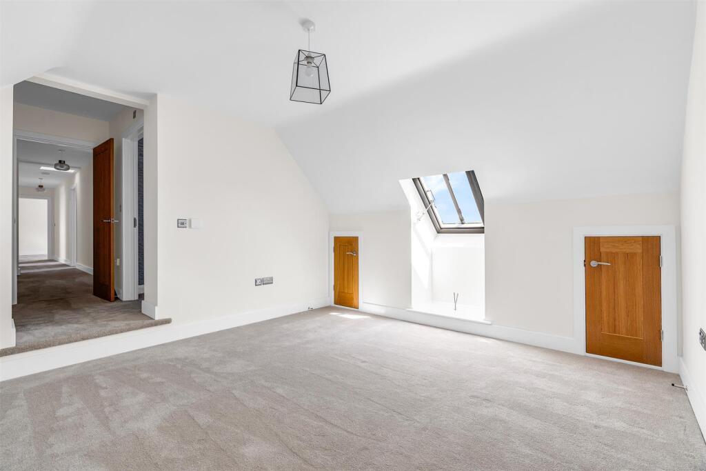 Additional image 20 of Rabley Heath Road, Welwyn