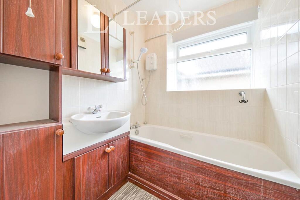 Additional image 7 of Avenue Road