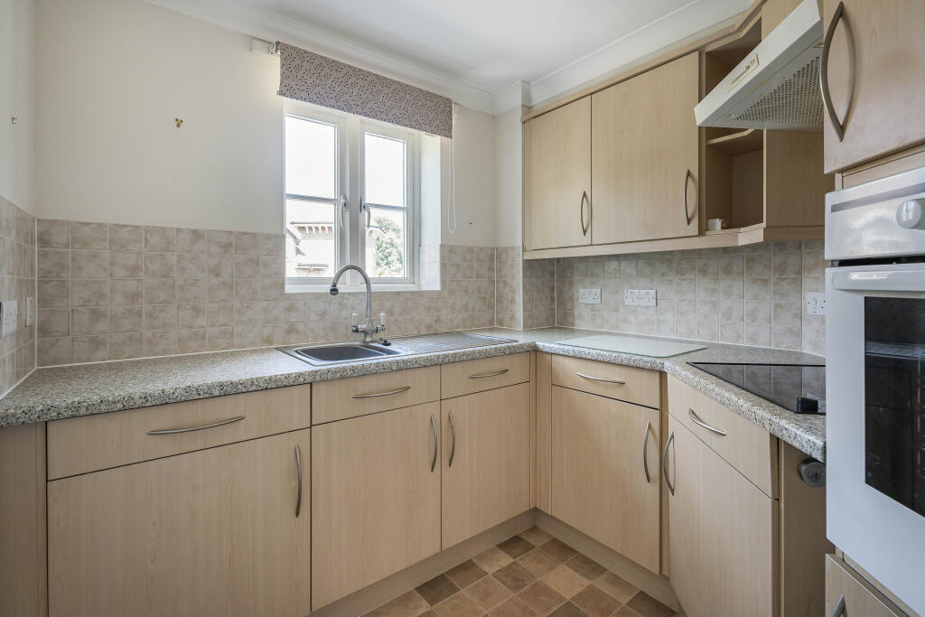 Additional image 4 of Southdown Road, Harpenden, AL5