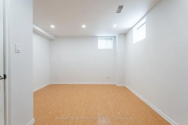 Additional image 40 of 12 EMICK Dr