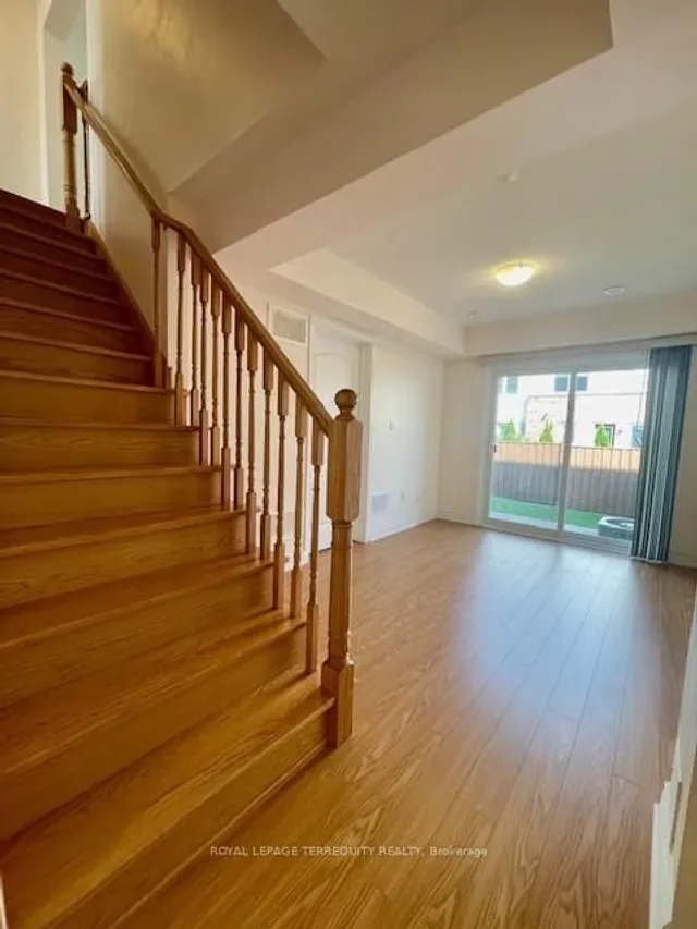 Additional image 8 of 11 Signature Lane