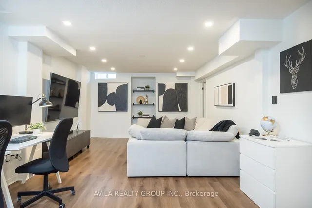 Additional image 42 of 319 Bessborough Dr