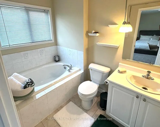 Additional image 14 of 302 Black Dr