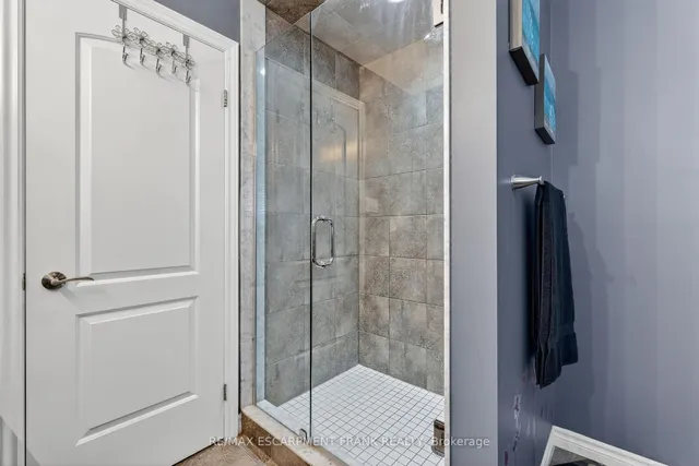 Additional image 32 of 35 PURNELL Dr