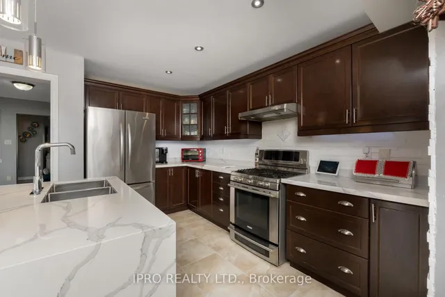 Additional image 9 of 256 Landsborough Ave