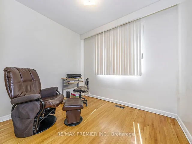 Additional image 14 of 7 Lantos Crt