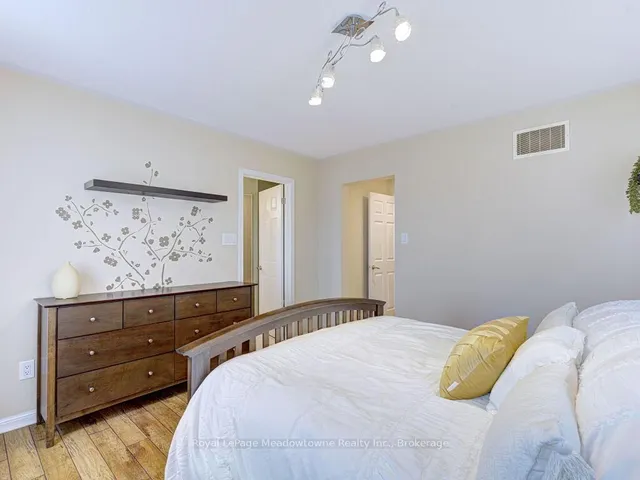 Additional image 40 of 220 Magurn Gate