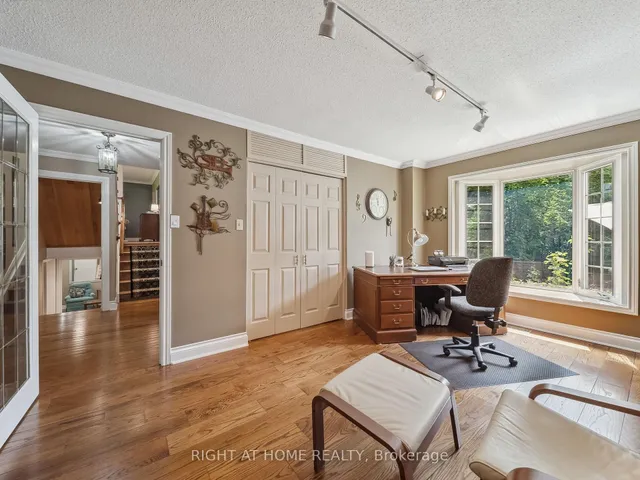 Additional image 31 of 18 Claypine Tr