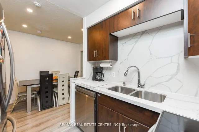 Additional image 35 of 7405 Goreway Dr Unit 520