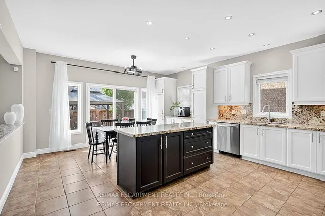 Additional image 7 of 4223 Fuller Cres