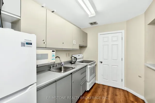 Additional image 40 of 26 Hanover Rd Unit 202