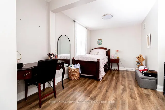 Additional image 33 of 773 Lawrence Rd