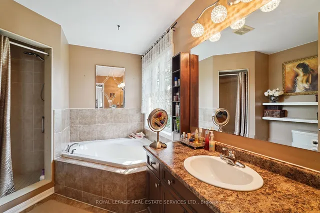 Additional image 21 of 641 Symons Cross