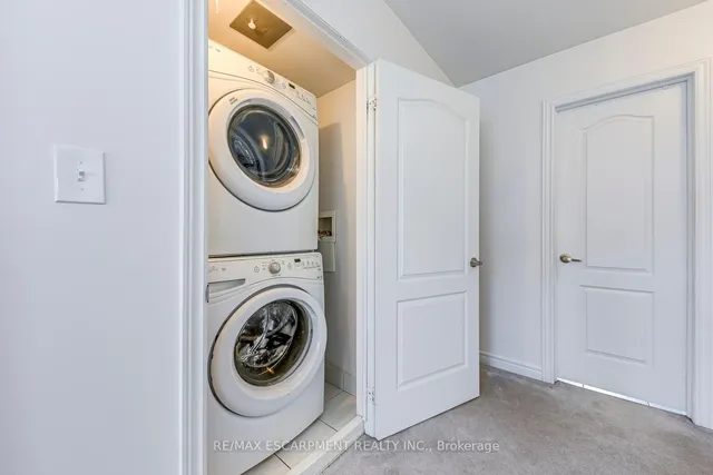 Additional image 32 of 2468 Post Rd Unit 22