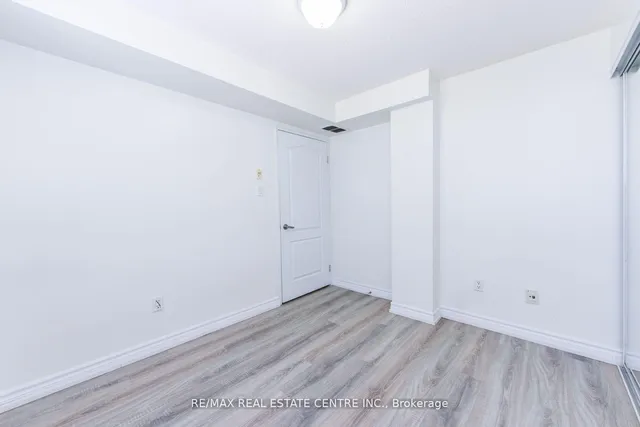 Additional image 19 of 7405 Goreway Dr Unit 520
