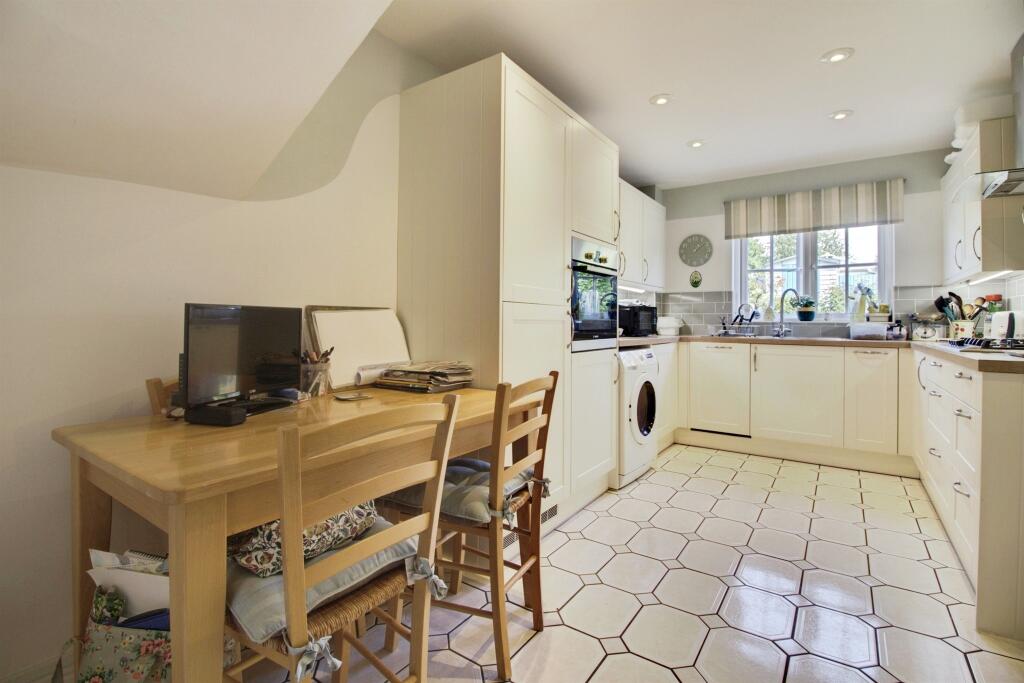 Additional image 5 of Welwyn Hall Gardens, Welwyn