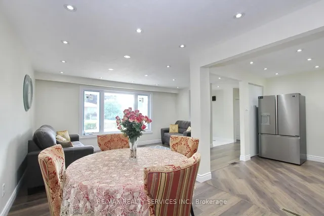 Additional image 14 of 32 Sanford Cres