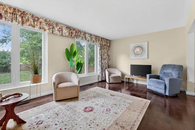 Additional image 22 of 3084 PARKGATE Cres