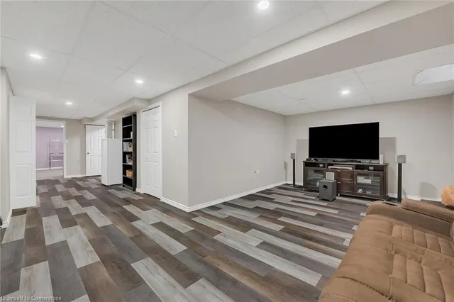 Additional image 23 of 31 Abbotsford Trail