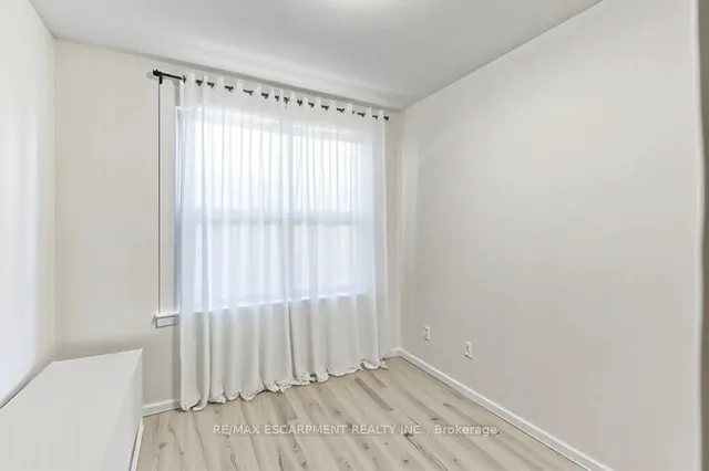 Additional image 13 of 48 Locke St