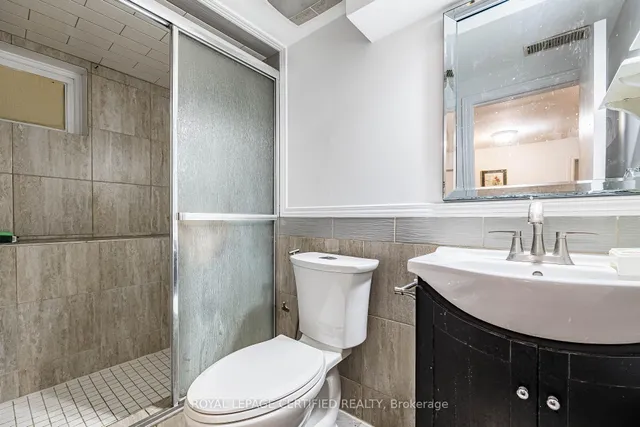 Additional image 37 of 125 Mcmurchy Ave